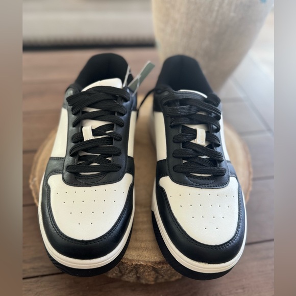 NWT Target Men' Levi Caual Court Sneaker - Goodfellow & Co Black - Picture 5 of 10